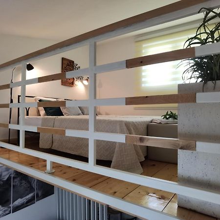 Zona Apartments 2 兹雷尼亚宁 外观 照片